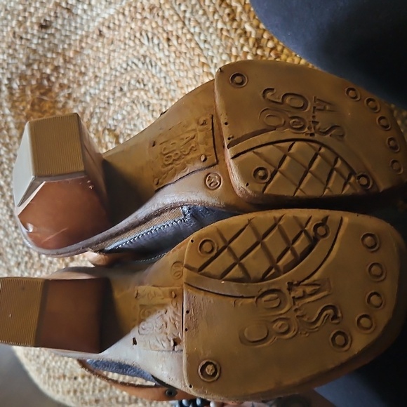 A.S. 98 Two-Tone Leather Sandals - Picture 7 of 7